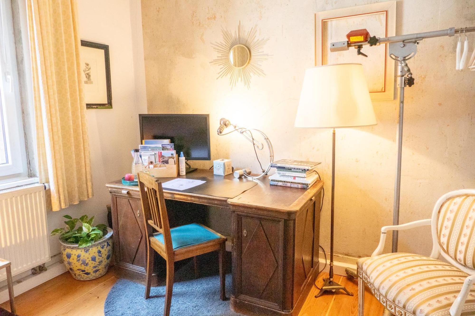 Zimmer In Kuenstlerwohnung Штутгарт Экстерьер фото