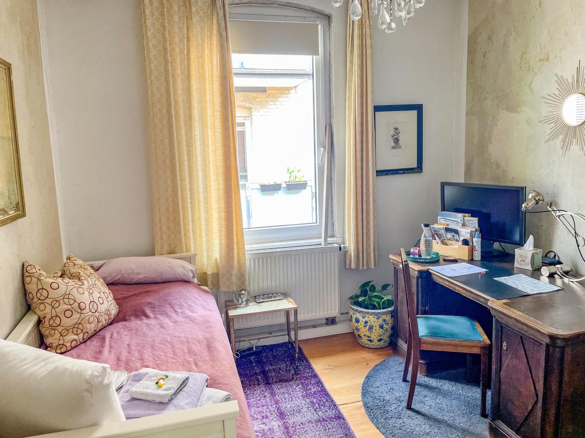Zimmer In Kuenstlerwohnung Штутгарт Экстерьер фото