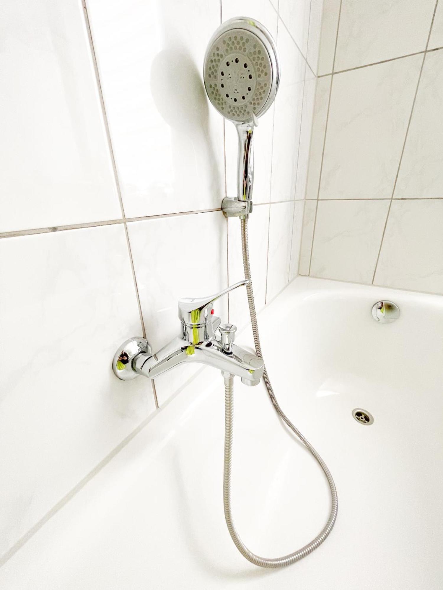 Zimmer In Kuenstlerwohnung Штутгарт Экстерьер фото